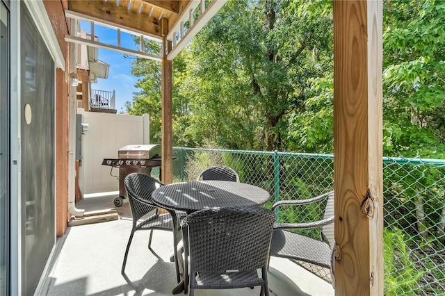 1129 Park Ridge Cir, Kissimmee, FL 34746 - balcony with area for grilling and outdoor dining space