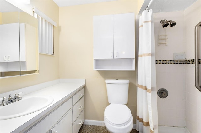 1101 Oregon Ave, Saint Cloud, FL 34769 - bathroom featuring a tile shower and vanity
