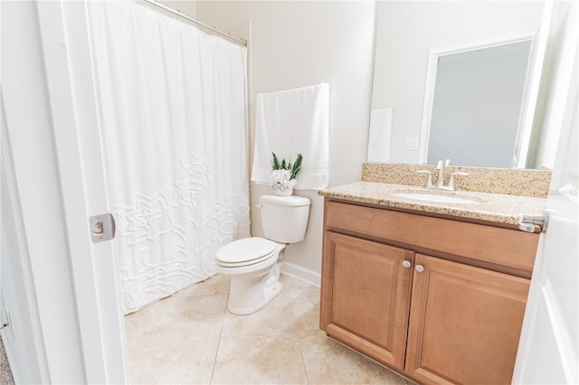 4928 Cortland Dr, Davenport, FL 33837 - full bath featuring vanity, tile patterned floors, and a shower with curtain