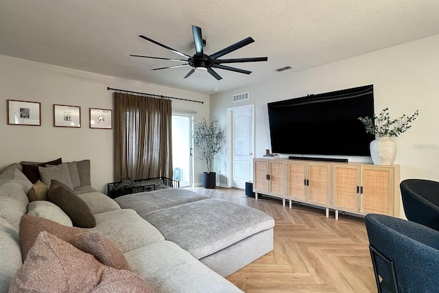 2727 Harmonia Hammock Rd, Harmony, FL 34773 - living room featuring a ceiling fan
