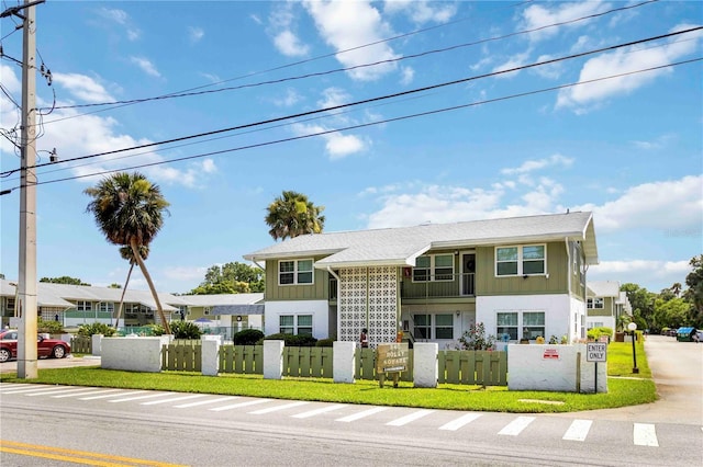 840 Center Ave Unit 80, Daytona Beach, FL 32117 - view of front facade featuring board and batten siding