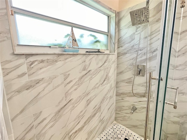 162 Seneca Point Trl, Kissimmee, FL 34746 - full bathroom with a marble finish shower