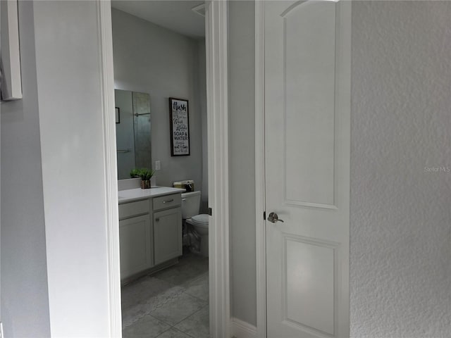 2853 Willowseed Ln, Saint Cloud, FL 34772 - bathroom with vanity and toilet
