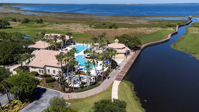 1950 Windward Oaks Ct, Kissimmee, FL 34746 - aerial view of a large body of water and a pool