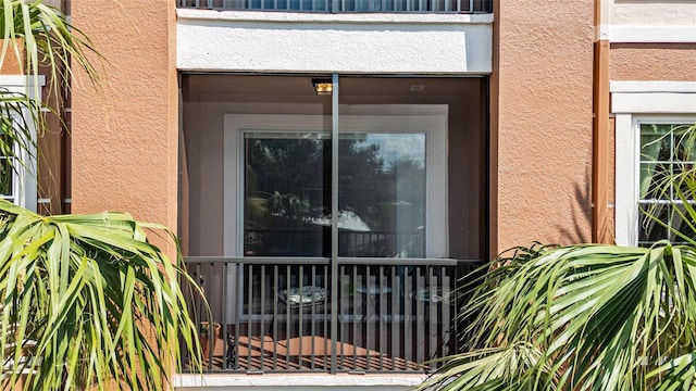 1351 Venezia Ct Unit 201, Davenport, FL 33896 - exterior view of stucco siding