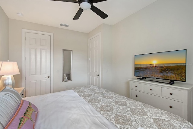 17109 Kenton Ter, Bradenton, FL 34202 - bedroom featuring a ceiling fan