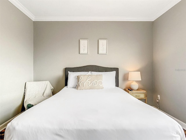 1361 Tuscan Ter Unit 7303, Davenport, FL 33896 - bedroom with crown molding