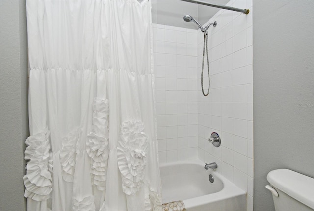 267 Goldenrain Dr Unit 30, Celebration, FL 34747 - full bath with toilet and shower / bathtub combination with curtain