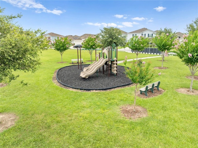 739 Jefferson, Davenport, FL 33837 - communal playground with a yard and a residential view