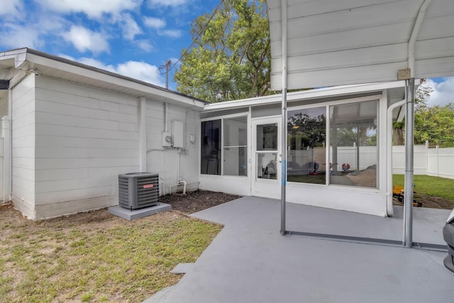 1710 Thor Ave, Apopka, FL 32703 - view of patio featuring a sunroom