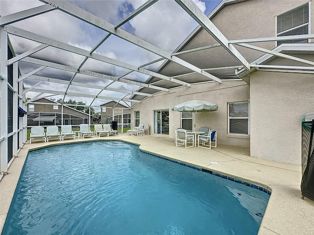 344 Bloomingdale Dr, Davenport, FL 33897 - outdoor pool featuring a patio and a lanai
