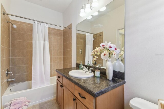 217 Sorrento Rd, Poinciana, FL 34759 - full bath featuring shower / bath combo, vanity, and tile patterned floors