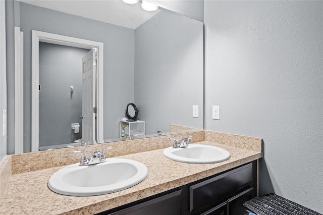 12353 Hammock Hill Dr, Clermont, FL 34711 - bathroom featuring double vanity
