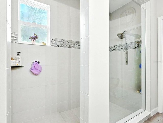 1456 Sourwood Dr, Ocoee, FL 34761 - full bathroom with a tile shower