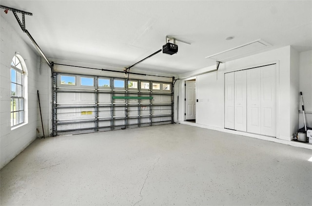 4635 Deer Run Rd, Saint Cloud, FL 34772 - garage featuring a garage door opener