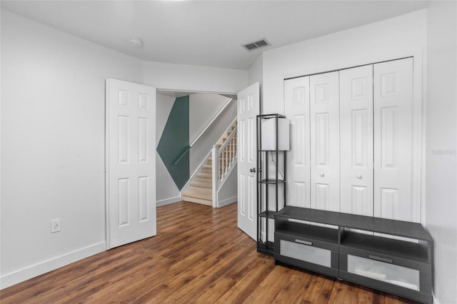 1645 Windsor Oak Ct, Kissimmee, FL 34744 - interior space featuring dark wood-style floors and a closet