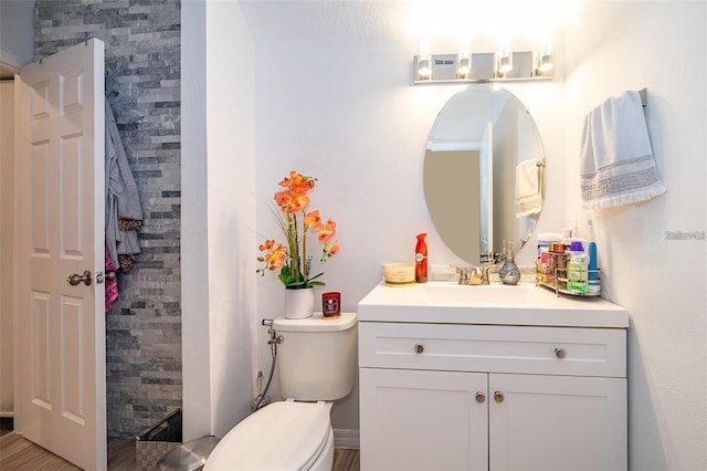 2463 Volunteer Ave, Kissimmee, FL 34744 - full bath featuring vanity and tiled shower