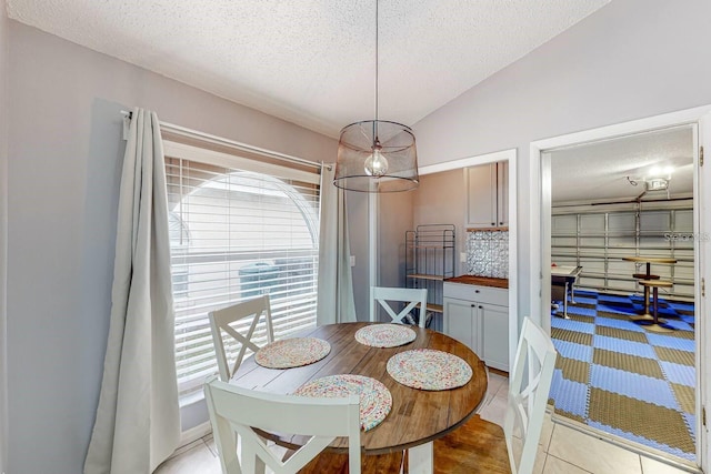 120 Bloomingdale Dr, Davenport, FL 33897 - dining room with a textured ceiling