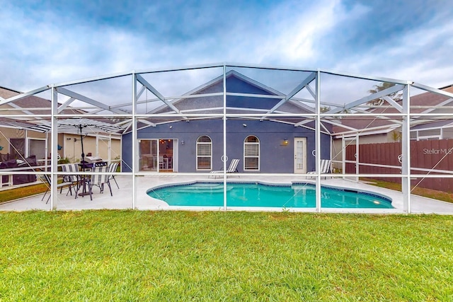 120 Bloomingdale Dr, Davenport, FL 33897 - view of pool featuring a patio area and a lanai