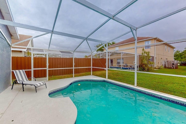 120 Bloomingdale Dr, Davenport, FL 33897 - view of swimming pool with a patio area and a lanai