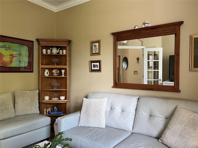 99 Auburn Dr, Kissimmee, FL 34759 - living area with crown molding