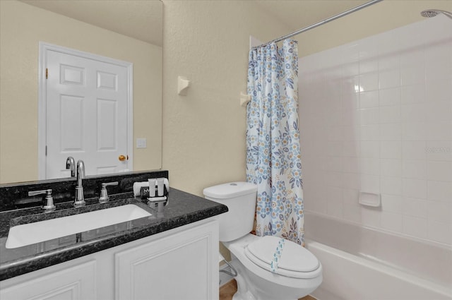 2234 Calabria Ave, Davenport, FL 33897 - full bath featuring vanity and shower / bathtub combination with curtain