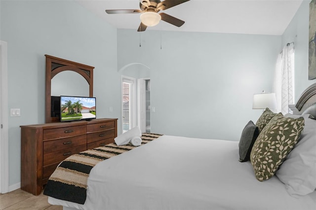 242 Saragossa Ave, Davenport, FL 33897 - bedroom featuring lofted ceiling and a ceiling fan