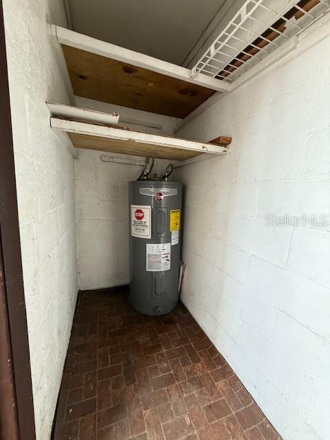 5423 Brookswood Way Unit 801, Orlando, FL 32808 - utilities with water heater