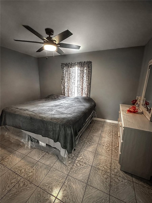 2333 Ainsworth Ave, Deltona, FL 32738 - bedroom featuring a ceiling fan