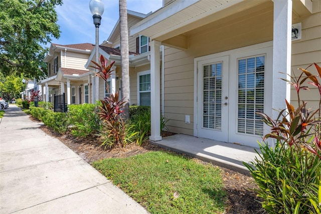 5372 Diplomat Ct Unit 108, Kissimmee, FL 34746 - view of side of home with french doors