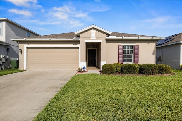 555 Lucerne Blvd, Winter Haven, FL 33881 - view of front of property featuring stucco siding, an attached garage, and a front lawn