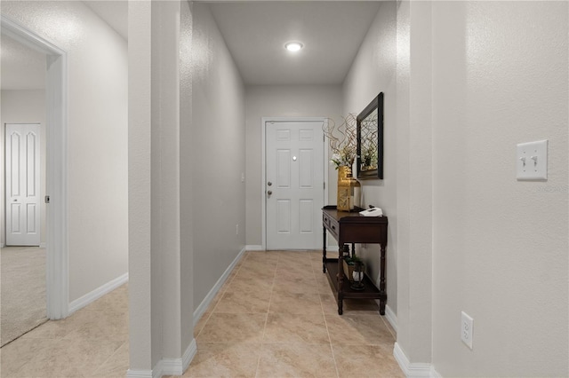 555 Lucerne Blvd, Winter Haven, FL 33881 - corridor featuring baseboards