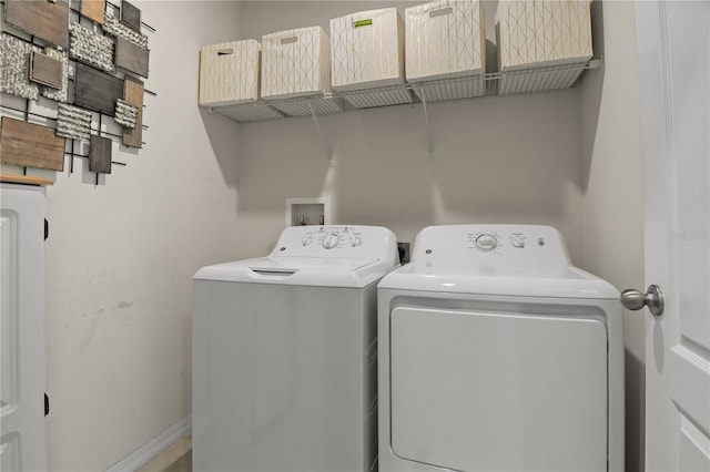 555 Lucerne Blvd, Winter Haven, FL 33881 - washroom with independent washer and dryer and baseboards