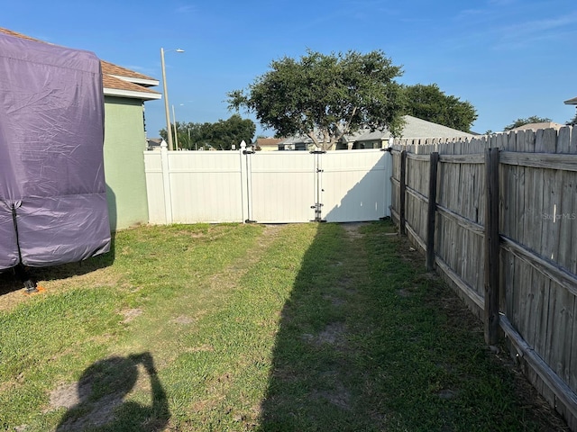 6003 Live Oak Dr, Winter Haven, FL 33880 - view of fenced backyard
