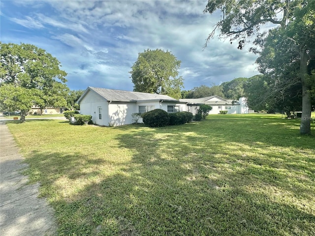 13102 Pembrook Ct, Hudson, FL 34667 - view of grassy yard