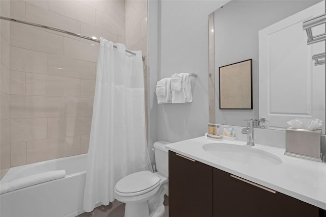 7740 Sandy Ridge Dr Unit 235, Reunion, FL 34747 - bathroom featuring vanity and shower / tub combo