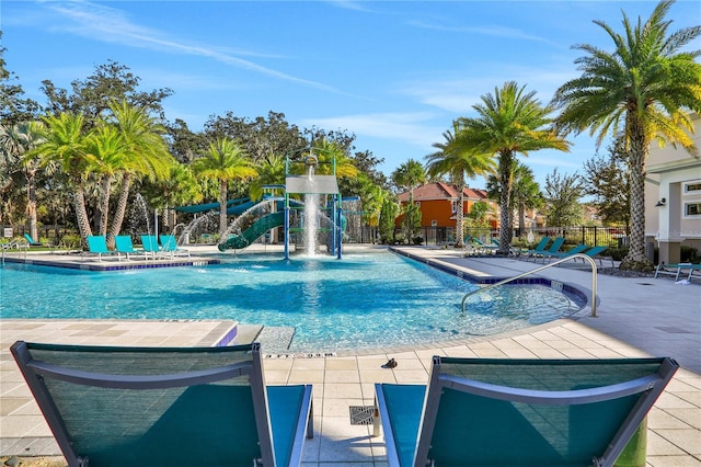 2541 Shanti Dr, Kissimmee, FL 34746 - community pool with a patio