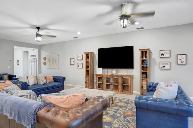 2541 Shanti Dr, Kissimmee, FL 34746 - living room with a ceiling fan