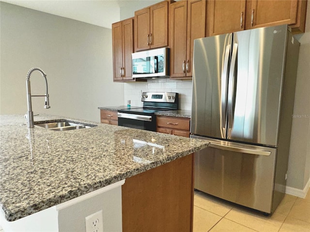 1686 Swan Swim Dr, Davenport, FL 33837 - photo 6