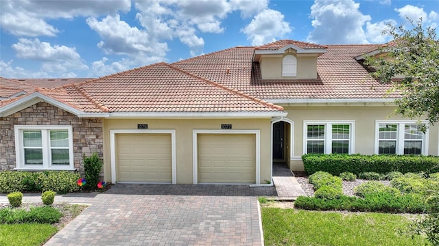1077 Quaker Ridge Ln, Davenport, FL 33896 - photo 1