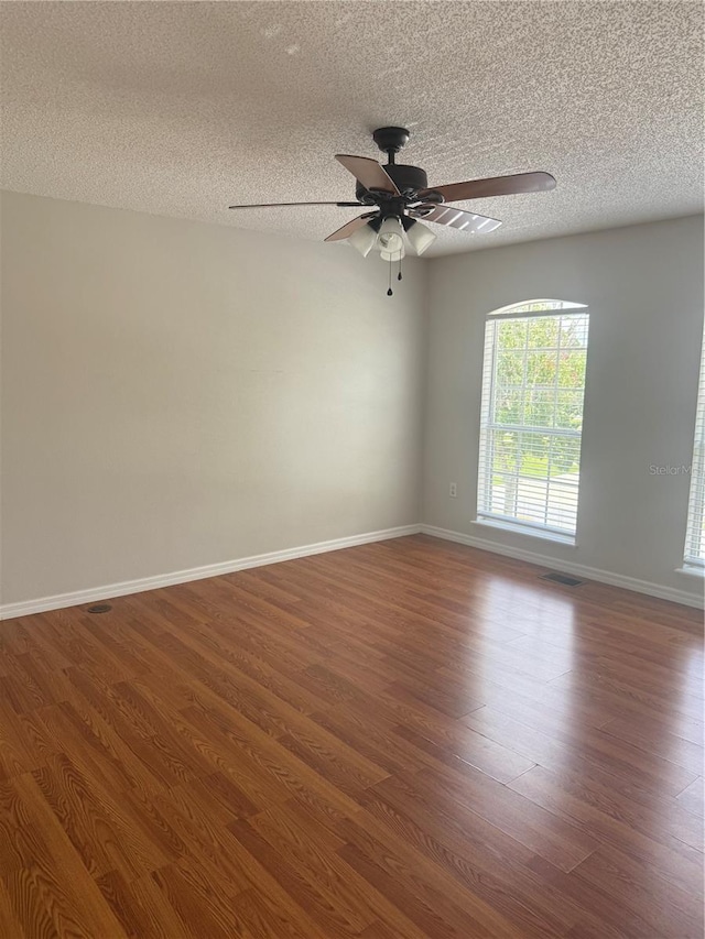 2751 Merrieweather Ln, Kissimmee, FL 34743 - photo 11
