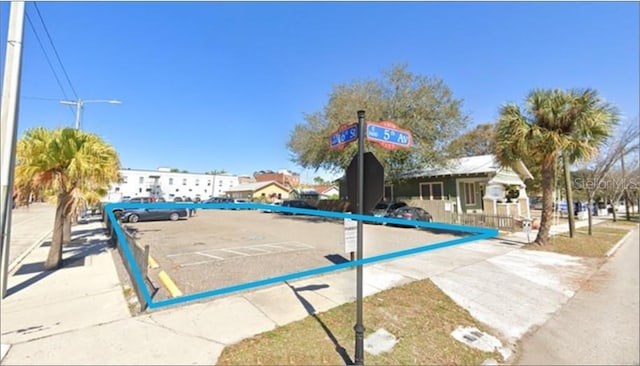 Listing photo 3 for 1607 N 16th St, Tampa FL 33605