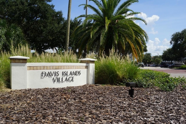 view of community / neighborhood sign