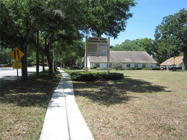 Listing photo 2 for 209 Crystal Grove Blvd, Lutz FL 33548