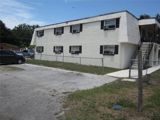 Listing photo 2 for 2002 E 142nd Ave, Tampa FL 33613