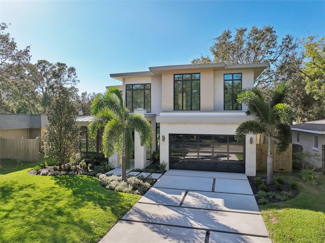 view of front of property featuring a front yard