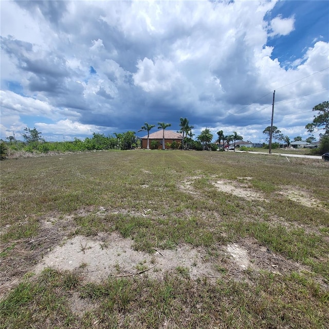 Listing photo 2 for 1707 NW 17th St, Cape Coral FL 33993