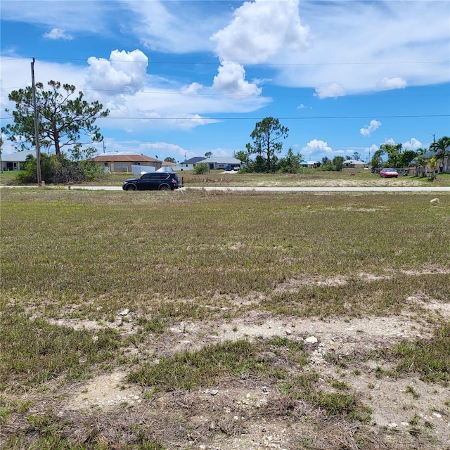 Listing photo 3 for 1707 NW 17th St, Cape Coral FL 33993