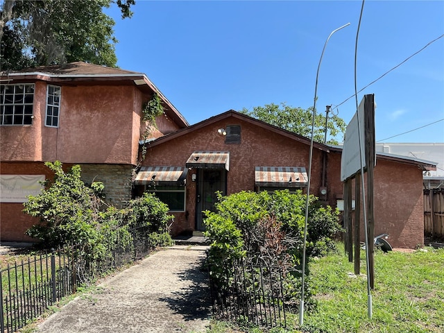 view of front facade