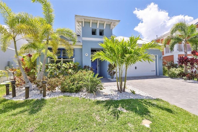 view of front facade with a front yard